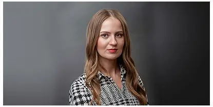 Елена Локай 