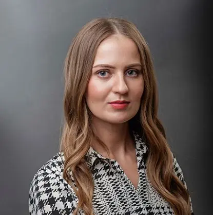 Елена Локай 